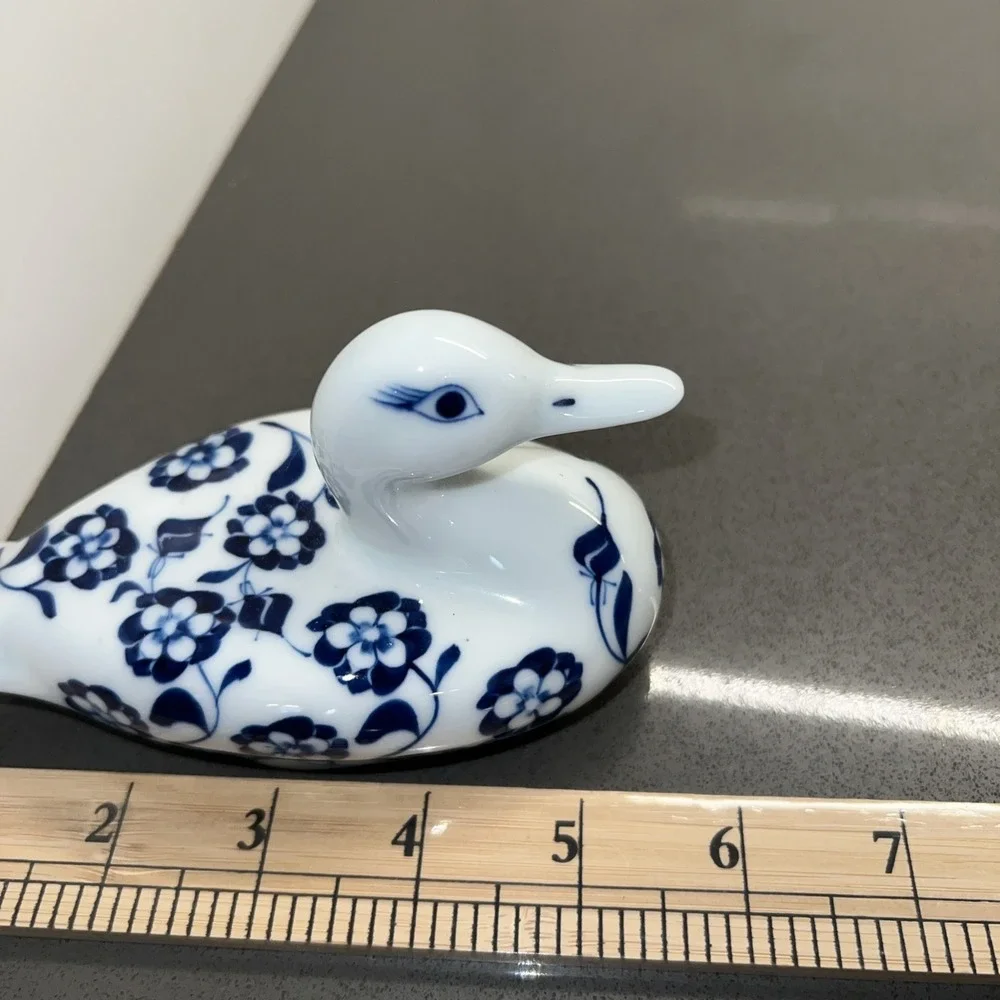 N/A blue white